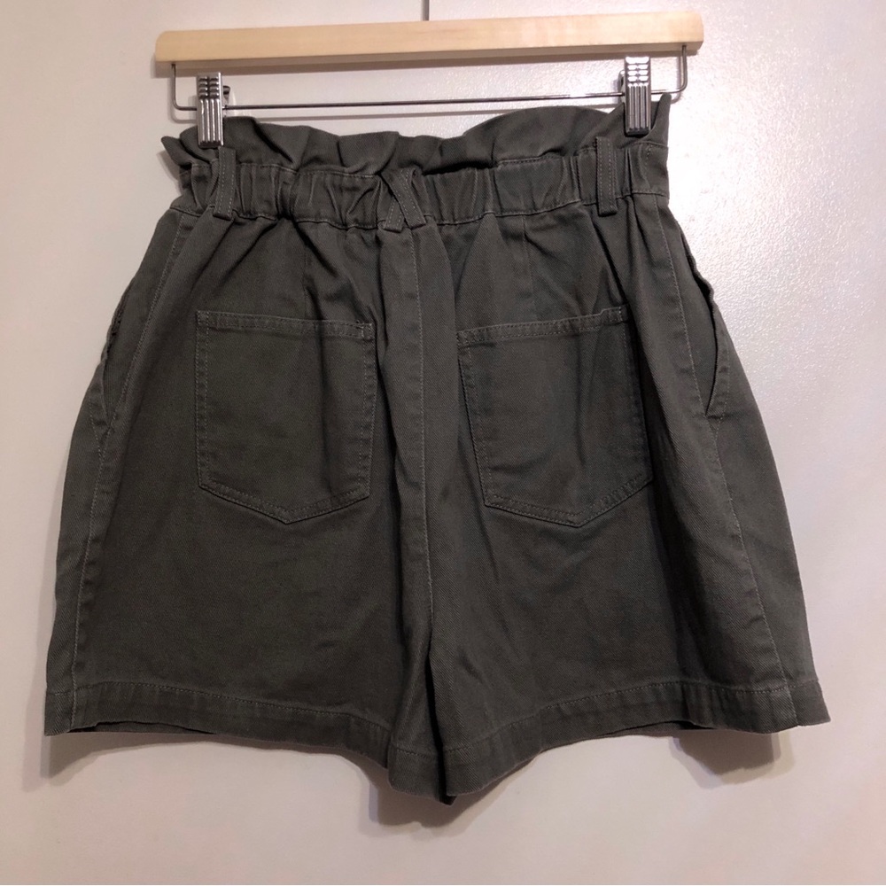 2/$10🌷High rise paperbag denim shorts (S) - Picture 2 of 4